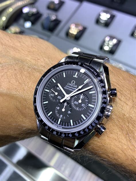 Omega Speedmaster professional moonwatch review